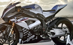 BMW giới thiệu mẫu xe đua thể thao Motorrad HP4 Race 2017
