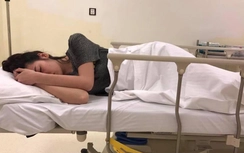 Á hậu Tú Anh bị ngã rách cằm