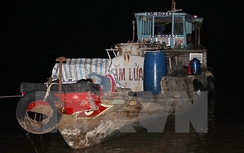 Va chạm trên sông, ghe chở 17 tấn cát bị đánh chìm