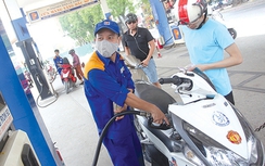 Tăng thuế môi trường xăng dầu là “tính quẩn”