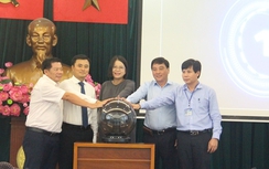 TP.HCM: Người dân ở nhà làm thủ tục đường thủy nội địa