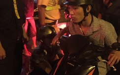 Táo tợn dùng cây gỗ đánh vào đầu cô gái cướp xe Airblade