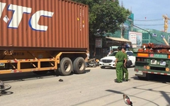 Nam thanh niên ngã ra giữa đường bị xe container tông tử vong
