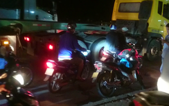 Container lấn lề gây tai nạn, vợ tử vong tại chỗ, chồng nguy kịch