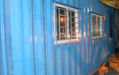 Truy lùng nhóm giang hồ truy sát, cẩu container chắn cửa nhà dân