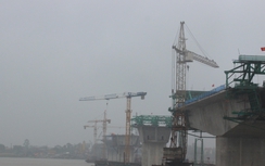 Nhà thầu cam kết rút ngắn tiến độ 1 năm cầu Hưng Hà