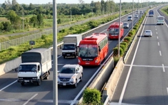 Quy định mới về vượt phải, lái xe nào cũng cần biết