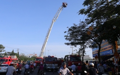 Siêu thị Điện Máy Xanh bốc cháy, nhiều hàng hoá bị thiêu rụi