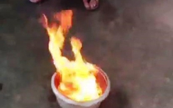 Vụ nước giếng bốc cháy: Hút mẫu nước để kiểm nghiệm