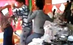 Đâm chết người giữa đám cưới vì bị chê hát dở