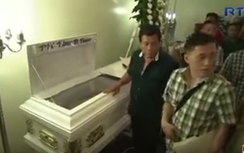 VIDEO: Ông Duterte đến viếng các quân nhân Philippines thiệt mạng