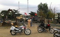 Tiền Giang: Một hộ dân ngang nhiên rào đường gây ùn tắc giao thông