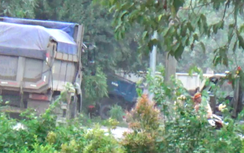 Đoàn xe chở cát "có ngọn" vượt chốt CSGT (Bài 2)