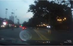 Clip: Pha tai nạn kinh hoàng Honda Civic lật ngửa