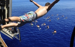 Lính Hải quân Mỹ giải nhiệt ngày Hè như thế nào?