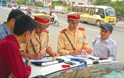 Người dân có được quyền kiểm tra giấy tờ CSGT?