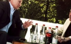 Ông Putin nói với đạo diễn Stone:Không ai còn sống nếu Mỹ-Nga đối đầu