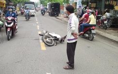 Người đàn ông nhặt ve chai bị xe máy tông nhập viện