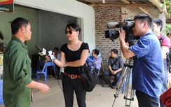 Cơ chế nào bảo vệ nhà báo tác nghiệp đúng pháp luật?