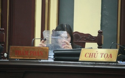 Vụ hoa hậu Phương Nga: Bức thư bí ẩn viết trên nylon trong suốt