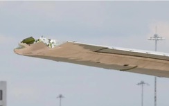 Máy bay Anh hạ cánh khẩn cấp vì mẻ cánh hay áp suất dầu?