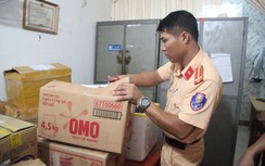 CSGT Nghệ An tóm gọn xế hộp chở lô hàng lậu "khủng"