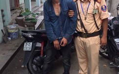 Hà Nội: CSGT bắt nóng kẻ cướp xe máy sau nửa giờ trốn chạy