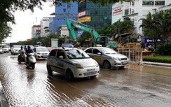 Hà Nội: Hàng nghìn hộ dân bị mất nước vì vỡ đường ống