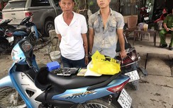 Thanh niên đầu trần dắt ma túy bên người bị 141 tóm gọn