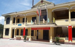 Họp kiểm điểm, kỷ luật cán bộ xã bỏ nhiệm sở đi du lịch