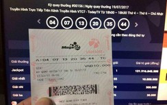 Dân mạng tranh nhau "tự sướng" với vé trúng thưởng 132 tỷ đồng