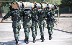 200 lính đặc nhiệm Ninja Trung Quốc đồng diễn trong tập trận với Nga