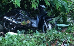 Bi hài: Nam thanh niên ngủ quên trong bụi chuối sau khi ngã xe