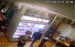 Án mạng trong tiệc sinh nhật: Truy tìm hai cô gái mua bánh kem