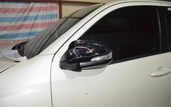 Nhóm người bịt mặt đập phá ô tô, đánh vợ chồng già trọng thương