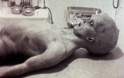 Cựu kỹ sư: Mỹ đang giữ người ngoài hành tinh dưới hầm ngầm