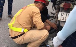 Hàng trăm xe máy dính đinh trên cao tốc Hà Nội - Bắc Giang