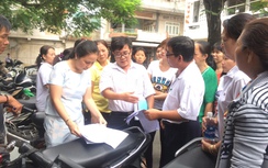 Gần 100 công nhân vây công ty Giày Sài Gòn đòi nợ