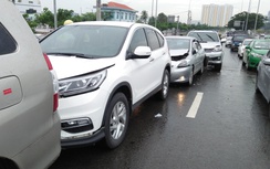 4 ôtô tông liên hoàn, một người nhập viện