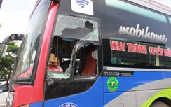 Bắt 2 đối tượng tham gia đập phá hành hung nhân viên xe khách