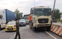 Đồng Nai: Tai nạn liên hoàn khiến 2 vợ chồng nguy kịch