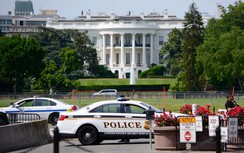 Bắt người "làm bậy" gần Nhà Trắng, phát hiện cả kho vũ khí