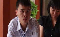 Trưởng phòng trẻ xin nghỉ việc về bán gà nướng vì lương thấp?