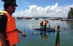 Tàu câu mực đâm chìm tàu du lịch ở Cửa Đại