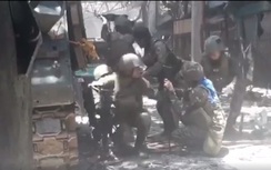 Video: Cảnh đặc nhiệm Philippine đối mặt với lửa đạn ở Marawi