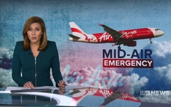 Lo sợ máy bay rơi, hành khách Anh cầu hôn bạn gái