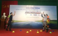 Hơn 100 học viên được hướng dẫn lái xe an toàn miễn phí