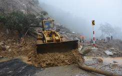 Đường Hồ Chí Minh thông xe sau 2 ngày ách tắc do sạt lở