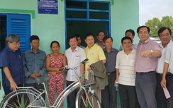 Video: Tặng nhà tình thương gia đình nạn nhân TNGT