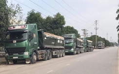 Vĩnh Phúc: Hàng loạt xe "hổ vồ" chở đất sét chống đối TTGT